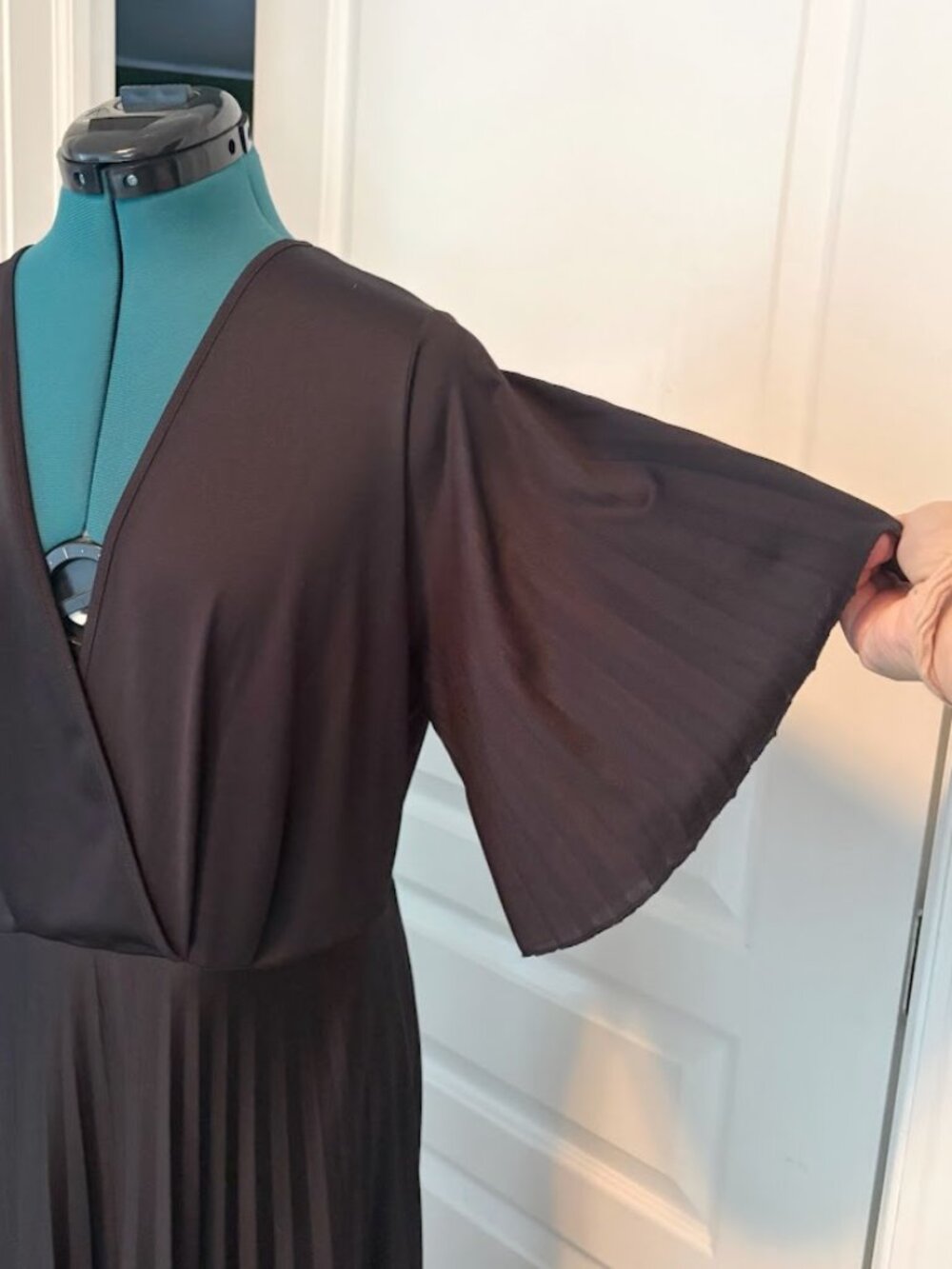 ASOS Plunging V Neck Pleated Kimono Faux Wrap Lined Flutter Sleeve Maxi Dress - Picture 7 of 11